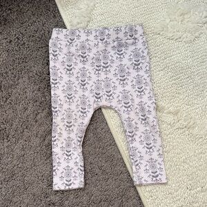 kate quinn Pink Leggings with Gray Floral Print